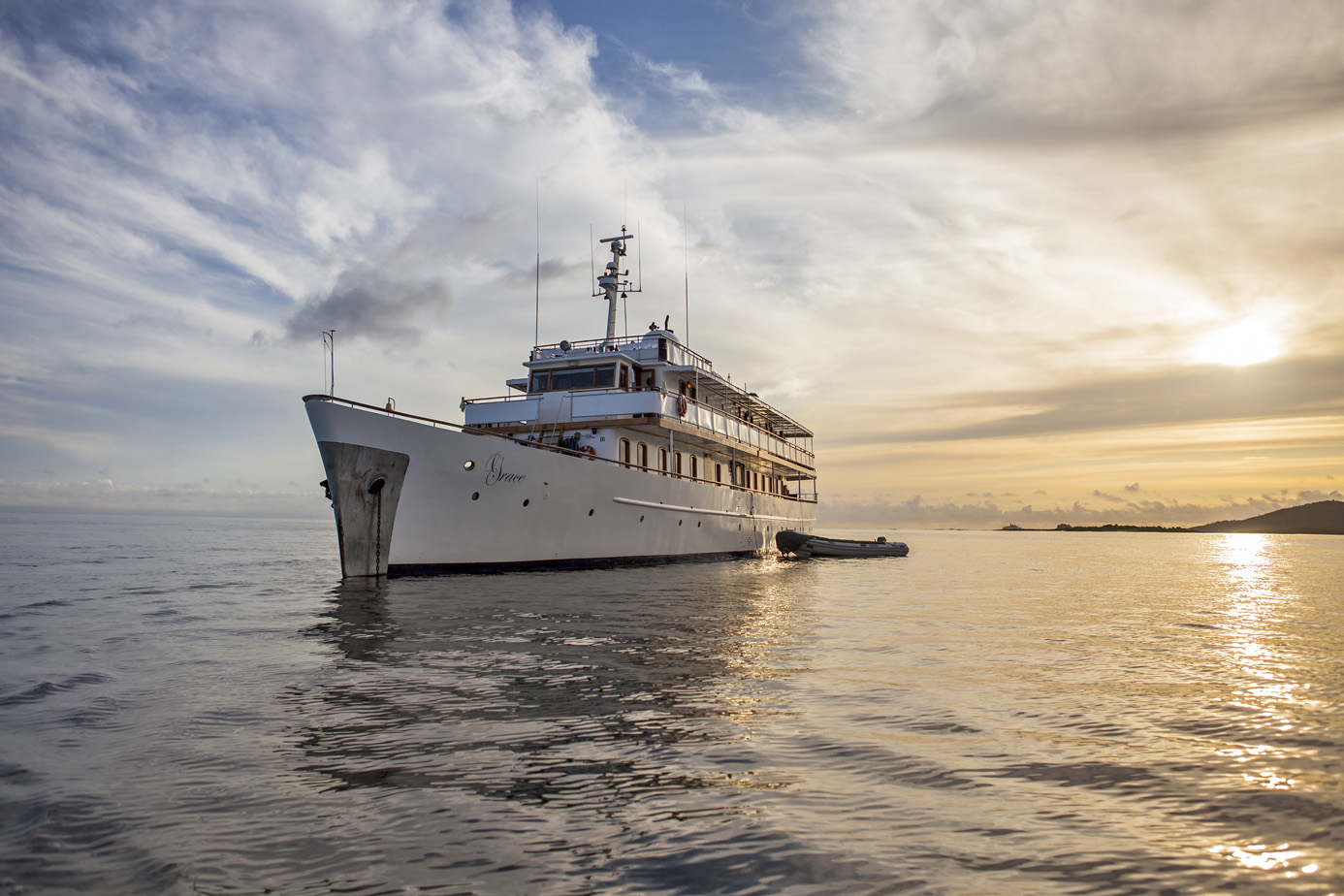 top-10-galapagos-yacht-charter-islands-charterworld